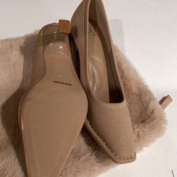 Elegant Tan Women's Shoes - Picture 4 of 6